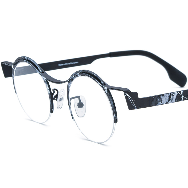 Fashion Gucci eyewear model