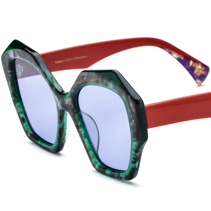 The darker the sunglasses, the better the UV protection?