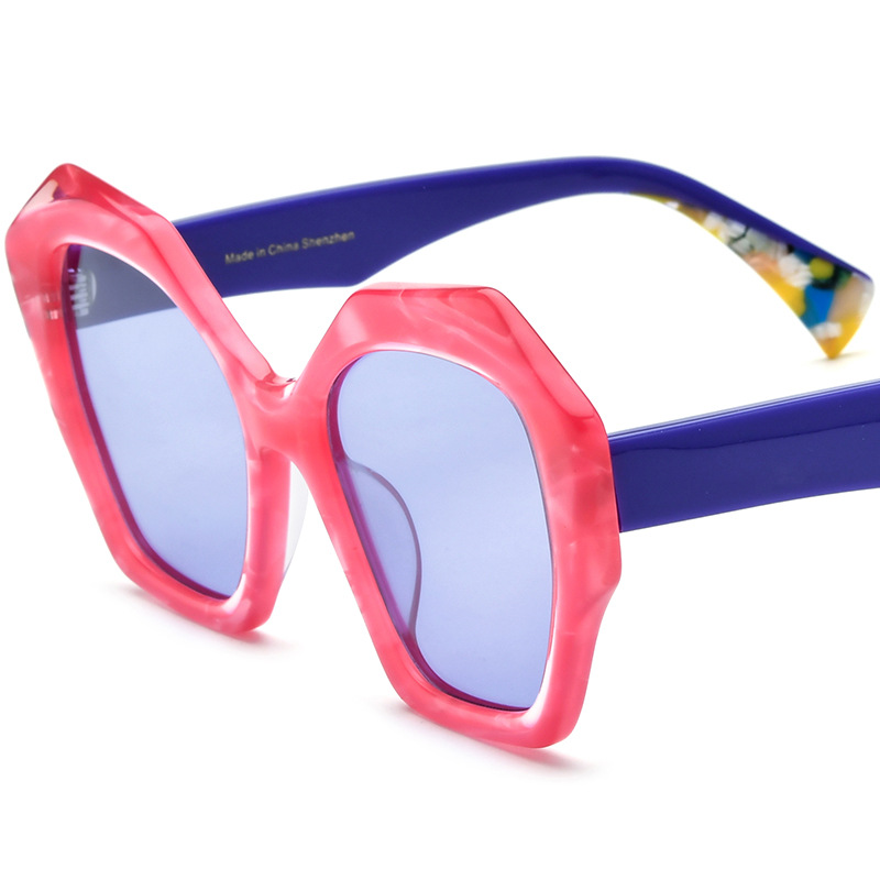 Does the size of sunglasses affect the wearing experience and protection?